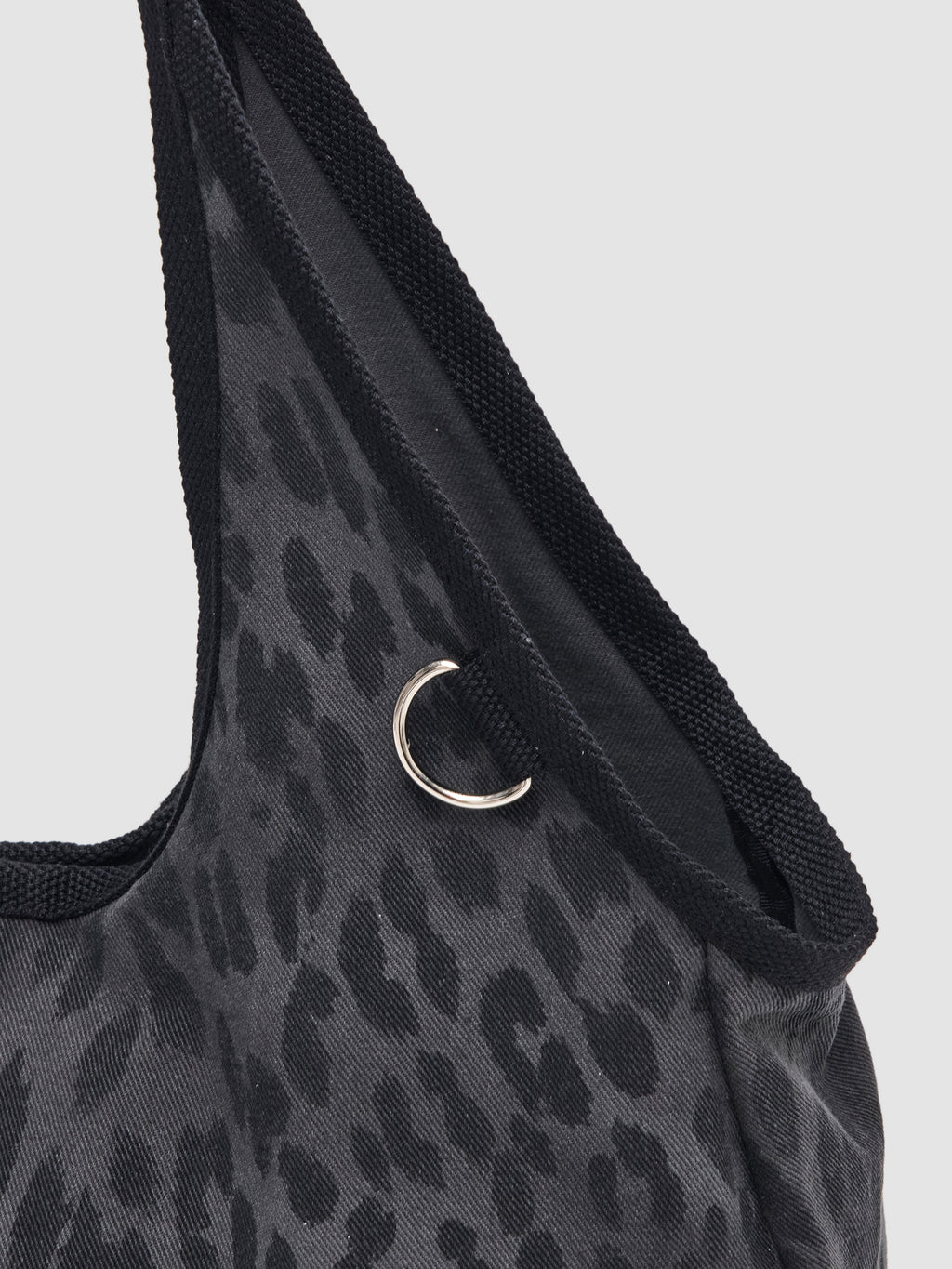 Riv - Leopard Charcoal