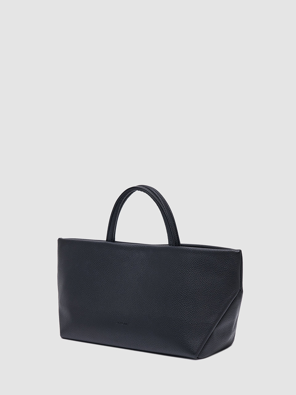 Loa - Black