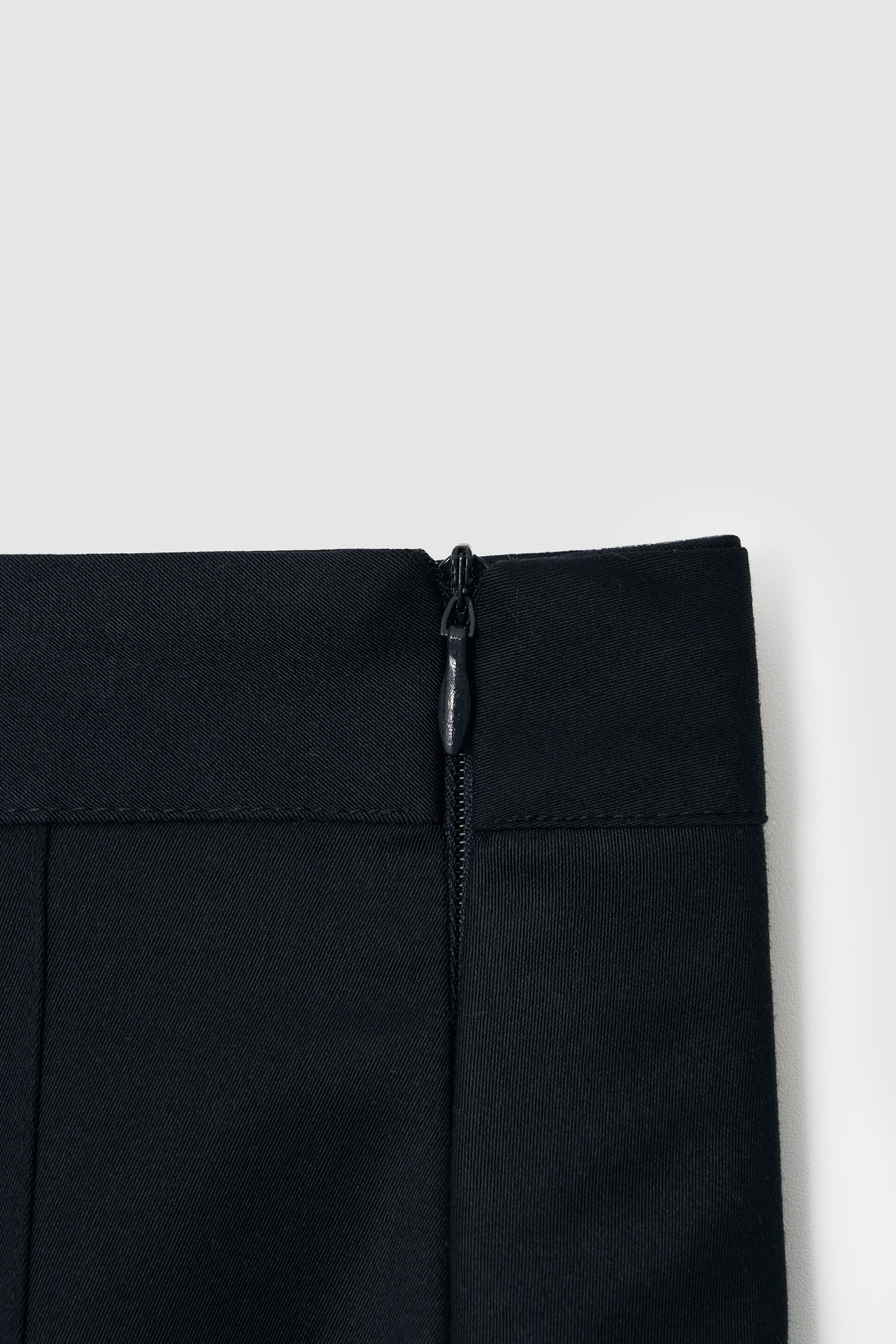 PLEATS SKIRT - NAVY