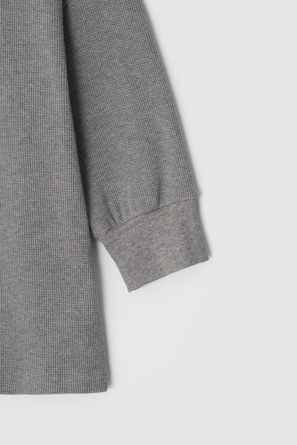 HENLEY NECK WAFFLE TEE - GREY