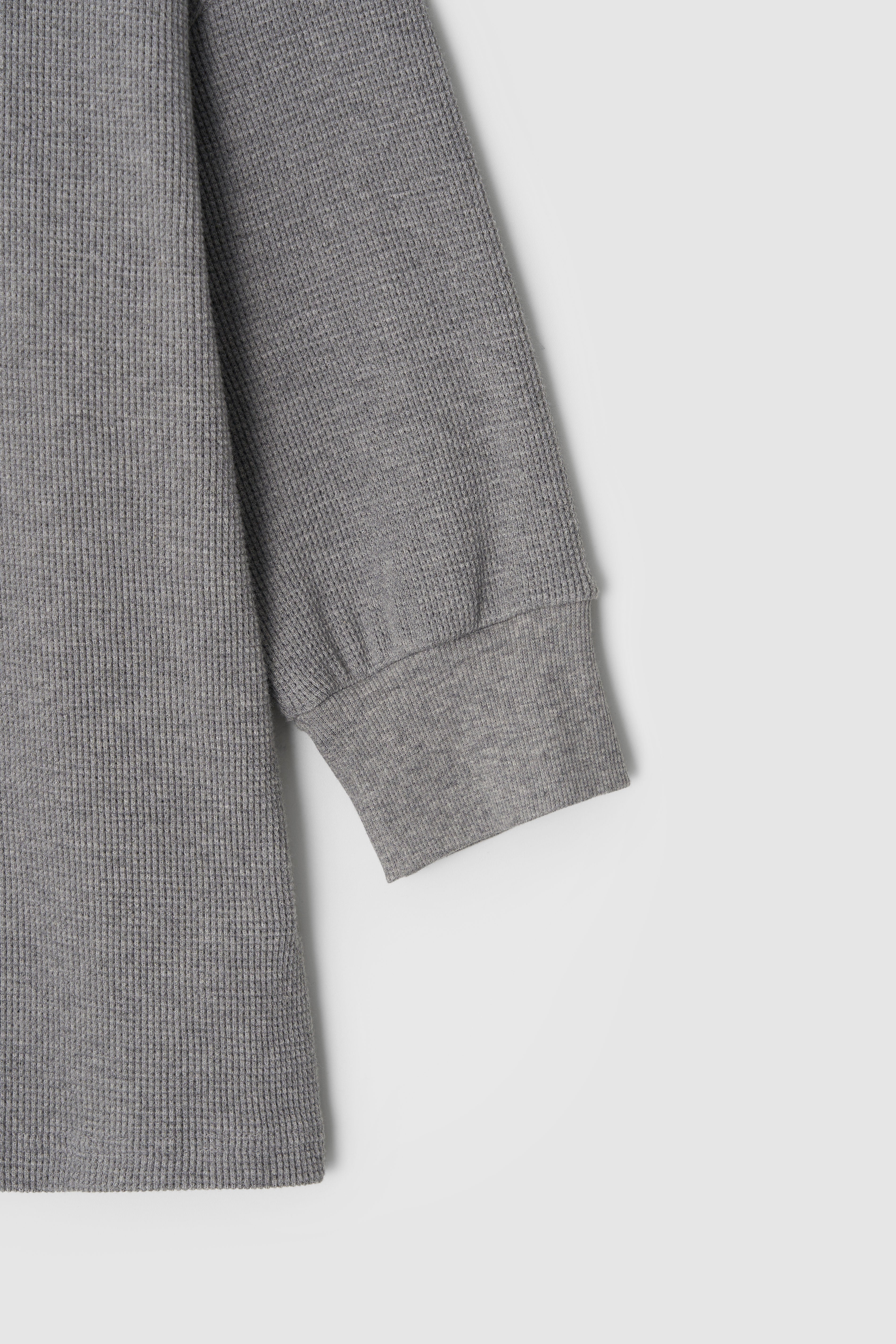 HENLEY NECK WAFFLE TEE - GREY