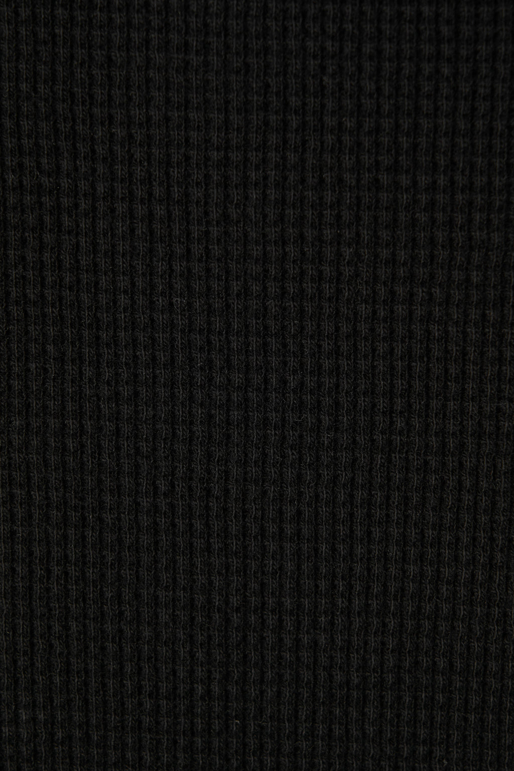 HENLEY NECK WAFFLE TEE - BLACK