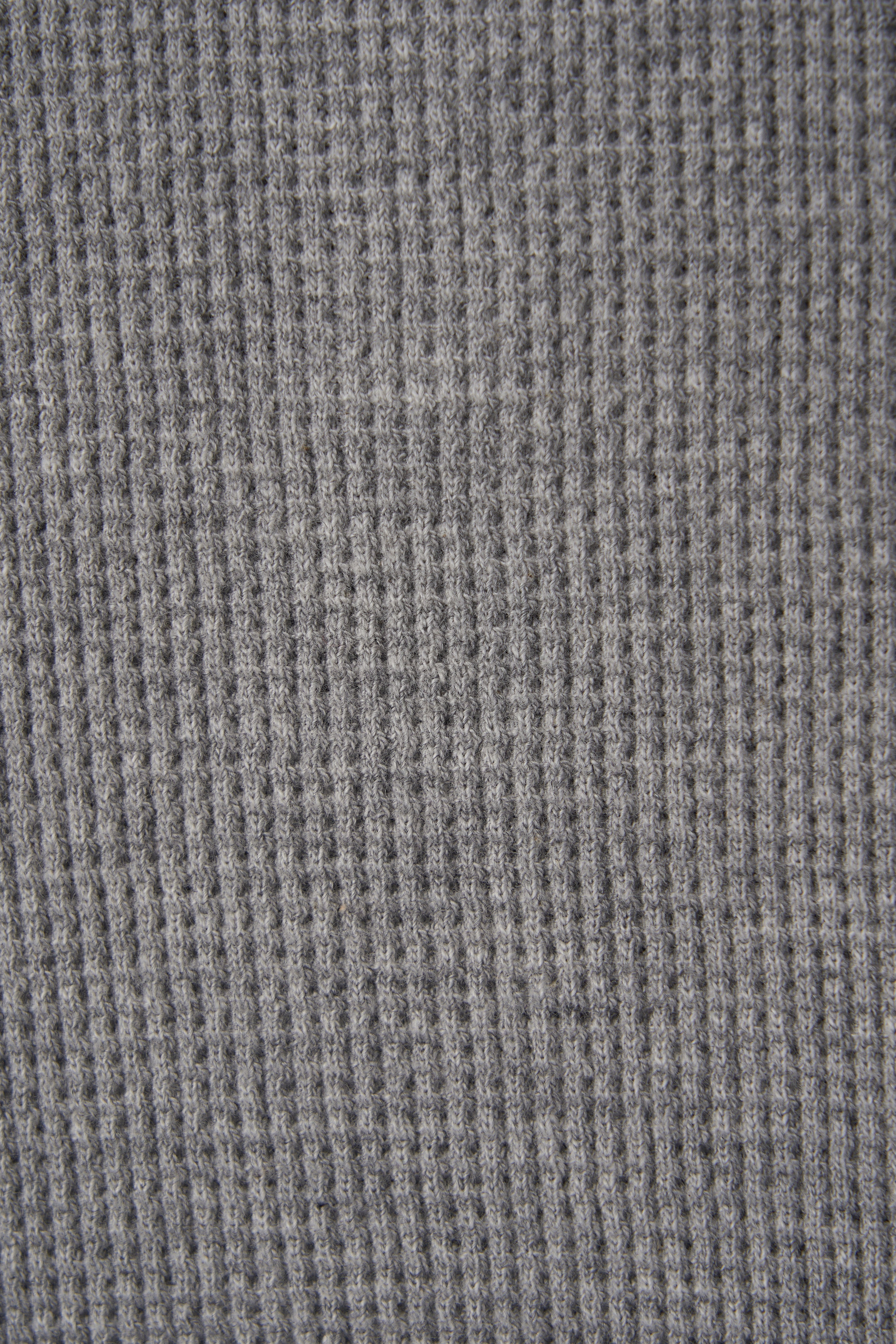 HENLEY NECK WAFFLE TEE - GREY
