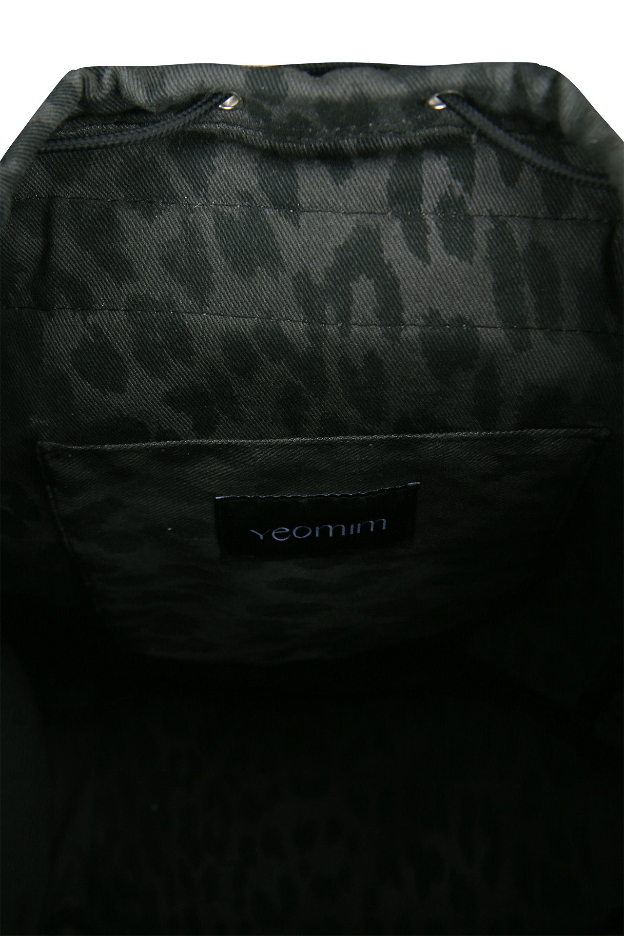 raw layout backpack (leopard charcoal)