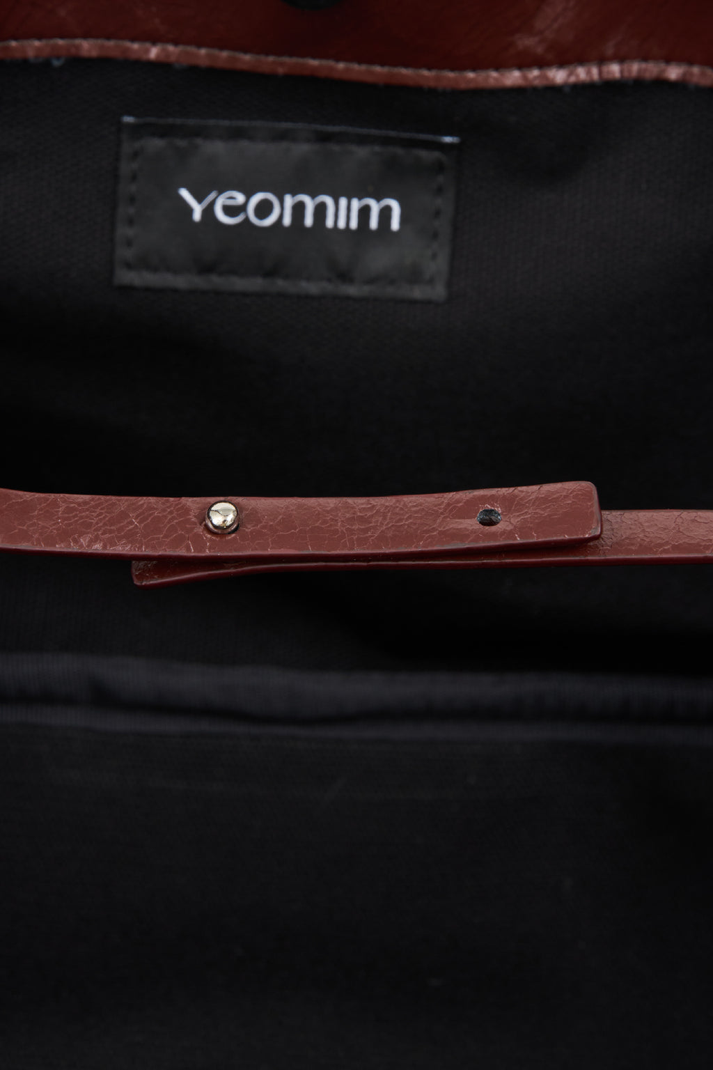 belted boat bag (crack burgundy)